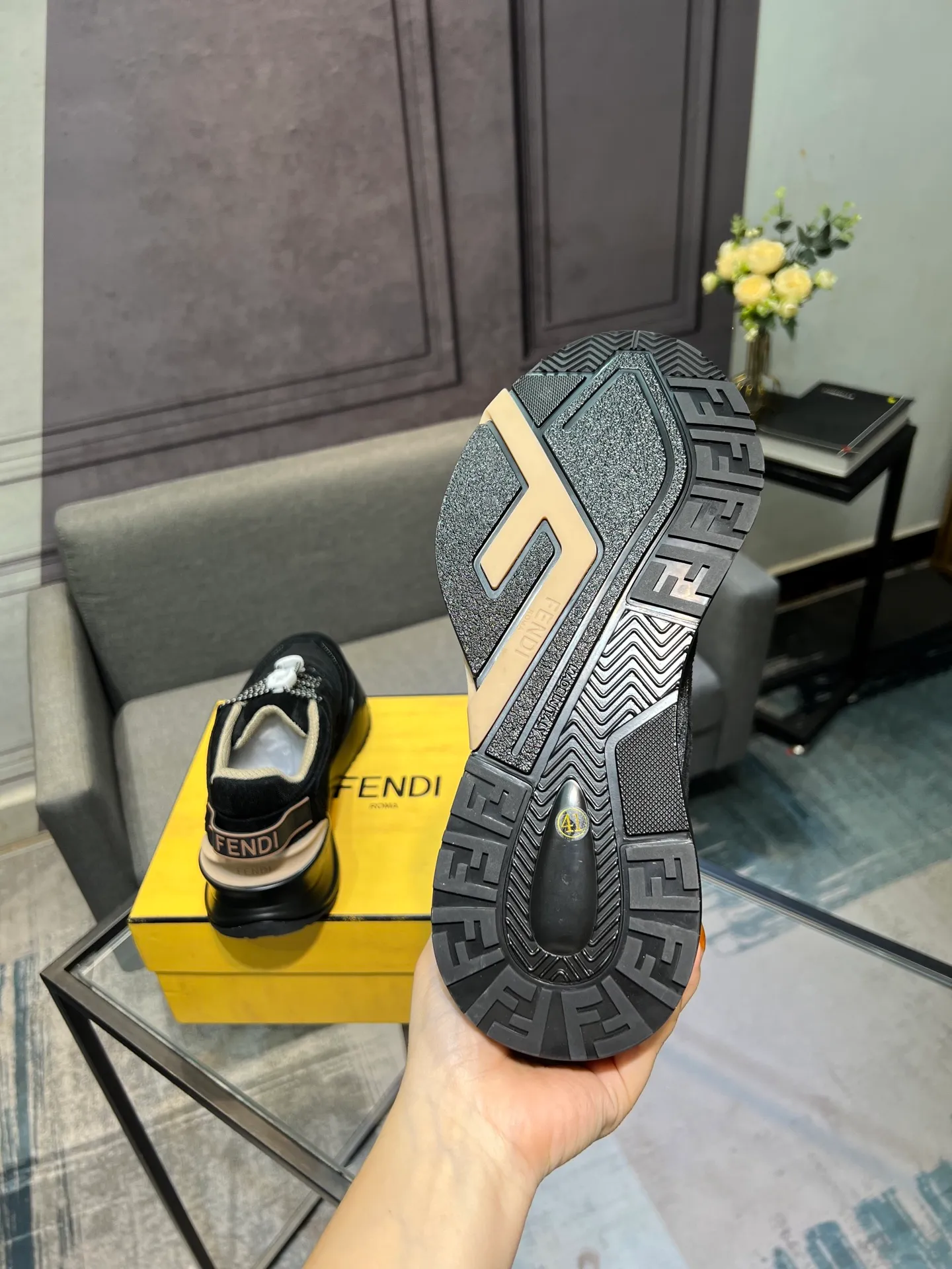 Men's shoes 💰580 FENDI men's fashion casual shoes 👟Hot sale🔥Official website 1:1 replica ⬆️Original quality - Original leather - Original breathable mesh lining Original outsole 1:1 replica, code number 38-44 (45-46 customized)